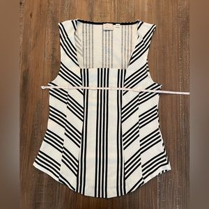 ⭐️ 5️⃣ for $25 ⭐️ Anthropologie Striped Tank - Size Medium